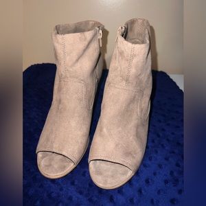 Fergalicious by Fergie booties